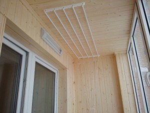 Балконный потолок с сушилкой