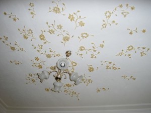 Необычное украшение потолка своими руками