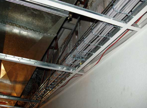 Созданная проводка на потолке