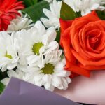 Цветы с доставкой: Волшебство в каждом лепестке, прямо к порогу